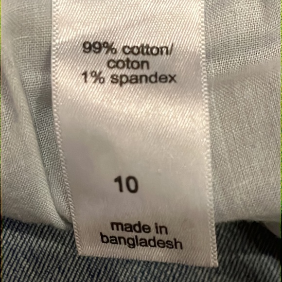 Maurices Cropped Raw Hem Jeans Size 10 - Picture 5 of 9